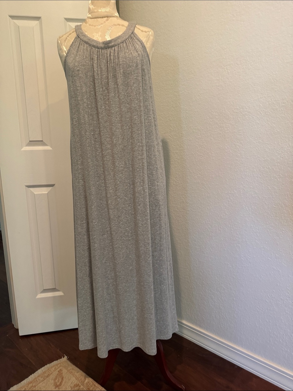 Sleeveless dress